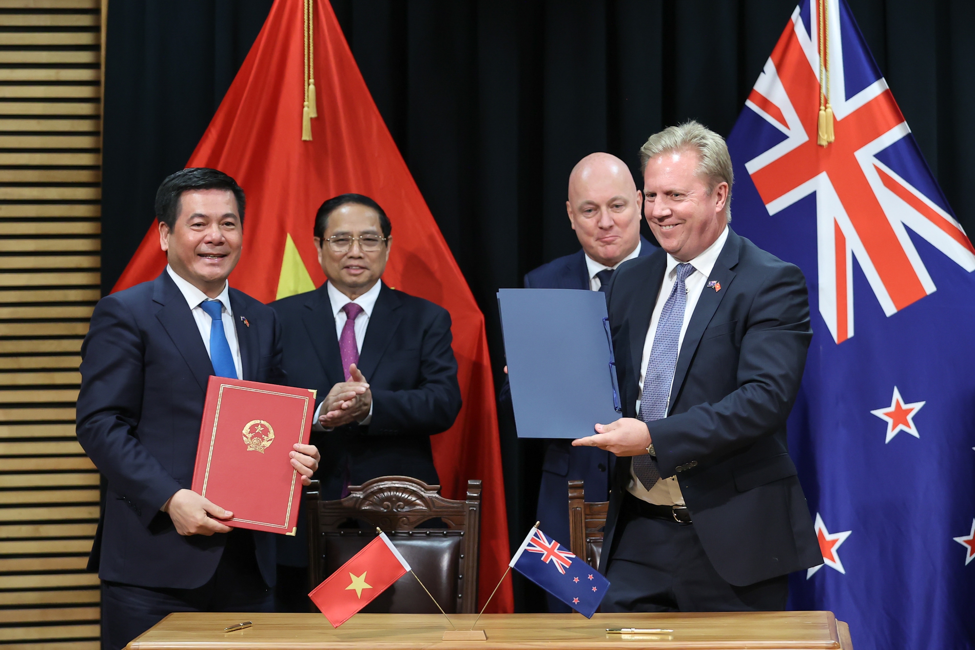 Vietnam, New Zealand seek to upgrade bilateral ties