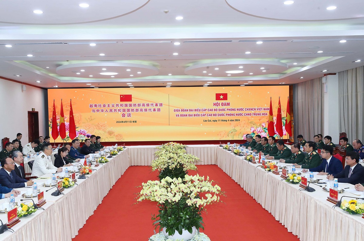 Vietnam, China hold high-level military talks