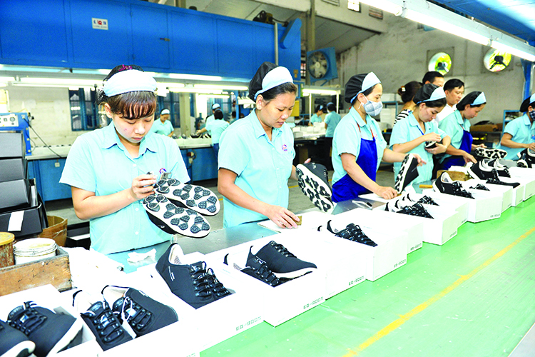 Vietnam expects to export more footwear in 2018
