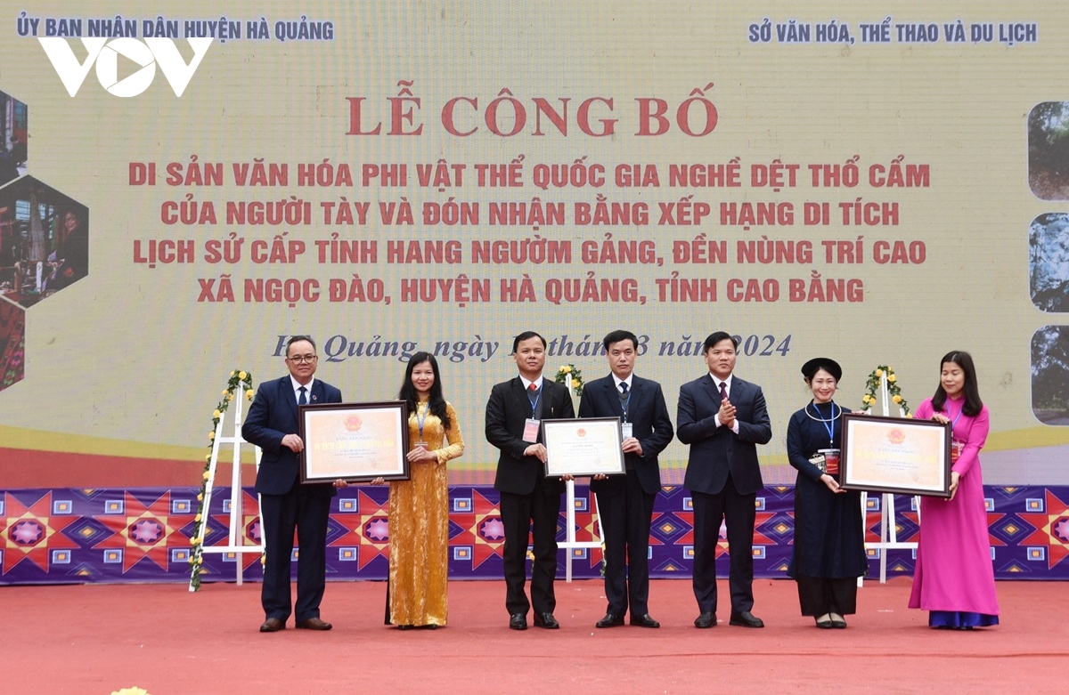 Brocade weaving craft of Tay ethnic minority in Cao Bang recognized as ...