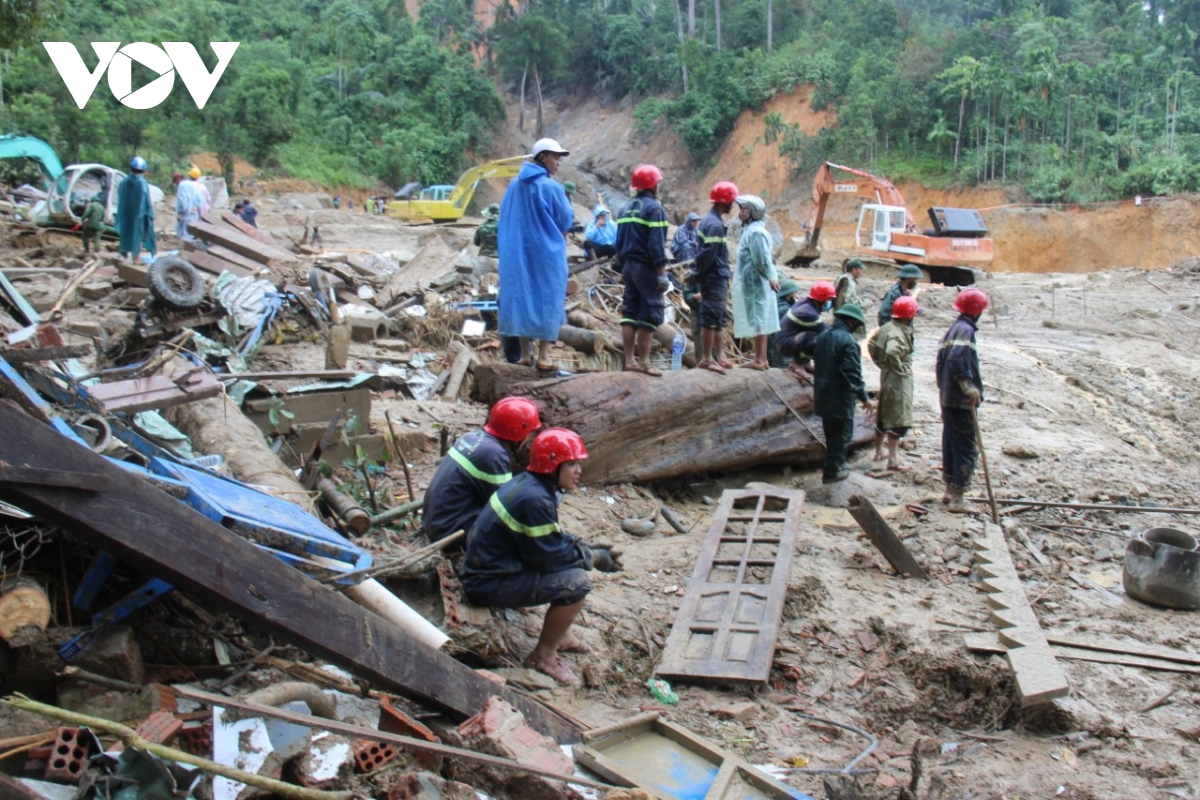 Efforts strengthened to help central Vietnam recover from natural disasters