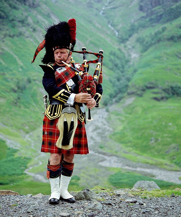 Scottish Kilts Most Recognizable Symbol Of Scotland 6735 | HOT SEXY GIRL